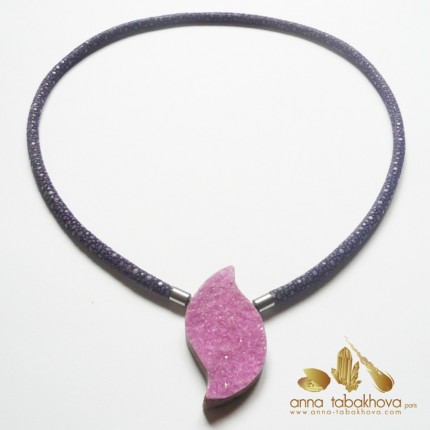 4 mm Purple Stingray InterChangeable Necklace with a cobalto-calcite-stone clasp